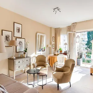 Appartement In With Balcony Terrace, Menton
